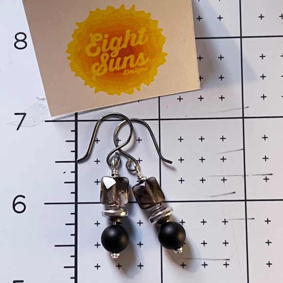Hand Made- Faceted Smokey Quartz, Matte Onyx and Sterling Silver Earrings - Picture 4 of 5